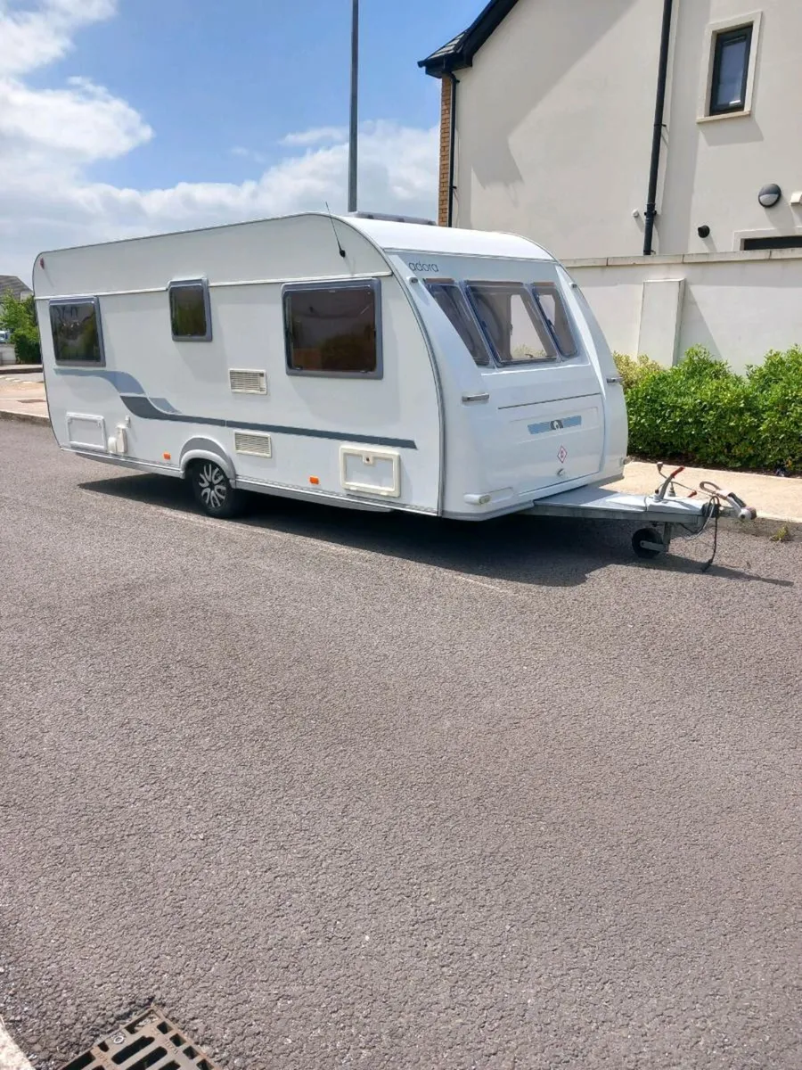 2008 adria adora, 4/5 berth fixed bed - Image 2