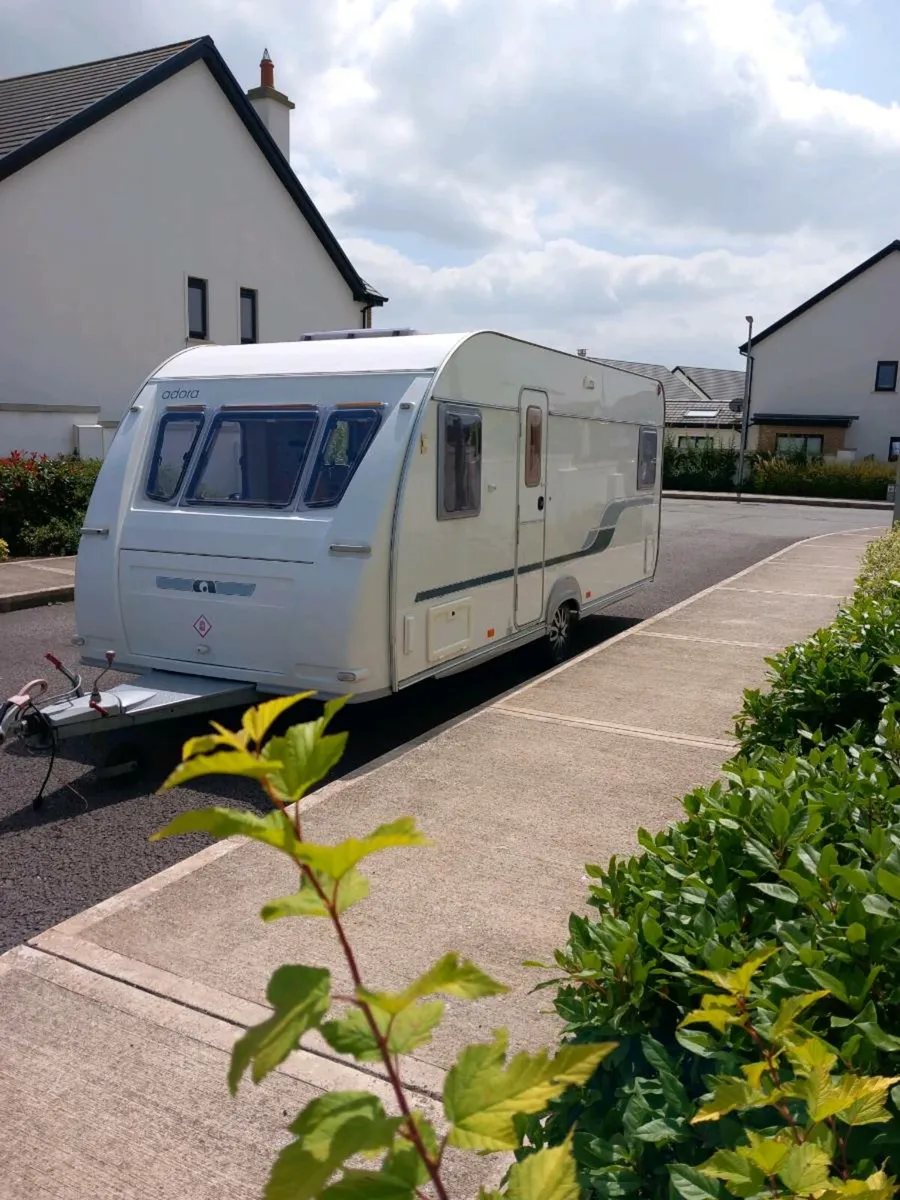 2008 adria adora, 4/5 berth fixed bed - Image 1