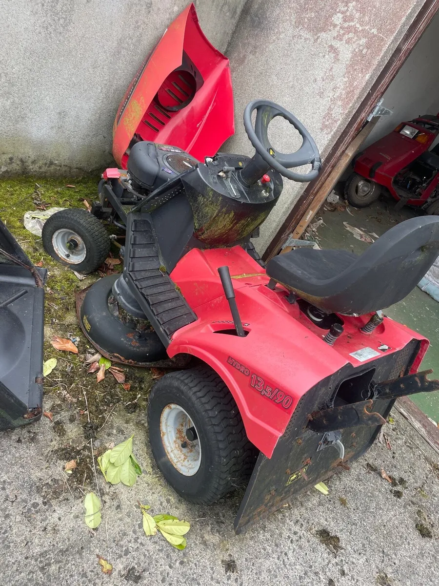 Ride on lawnmower - Image 1