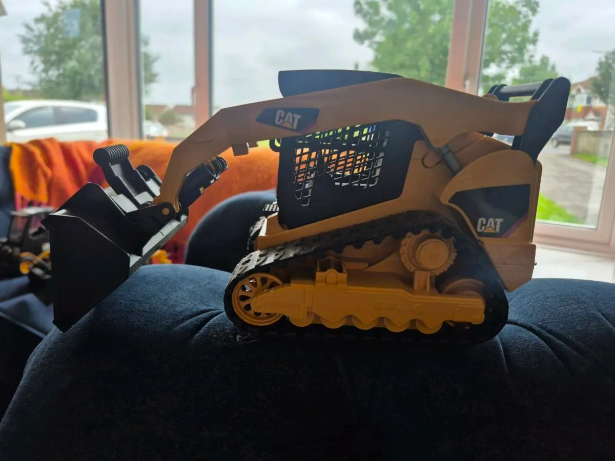 CAT & JCB toys - Image 3