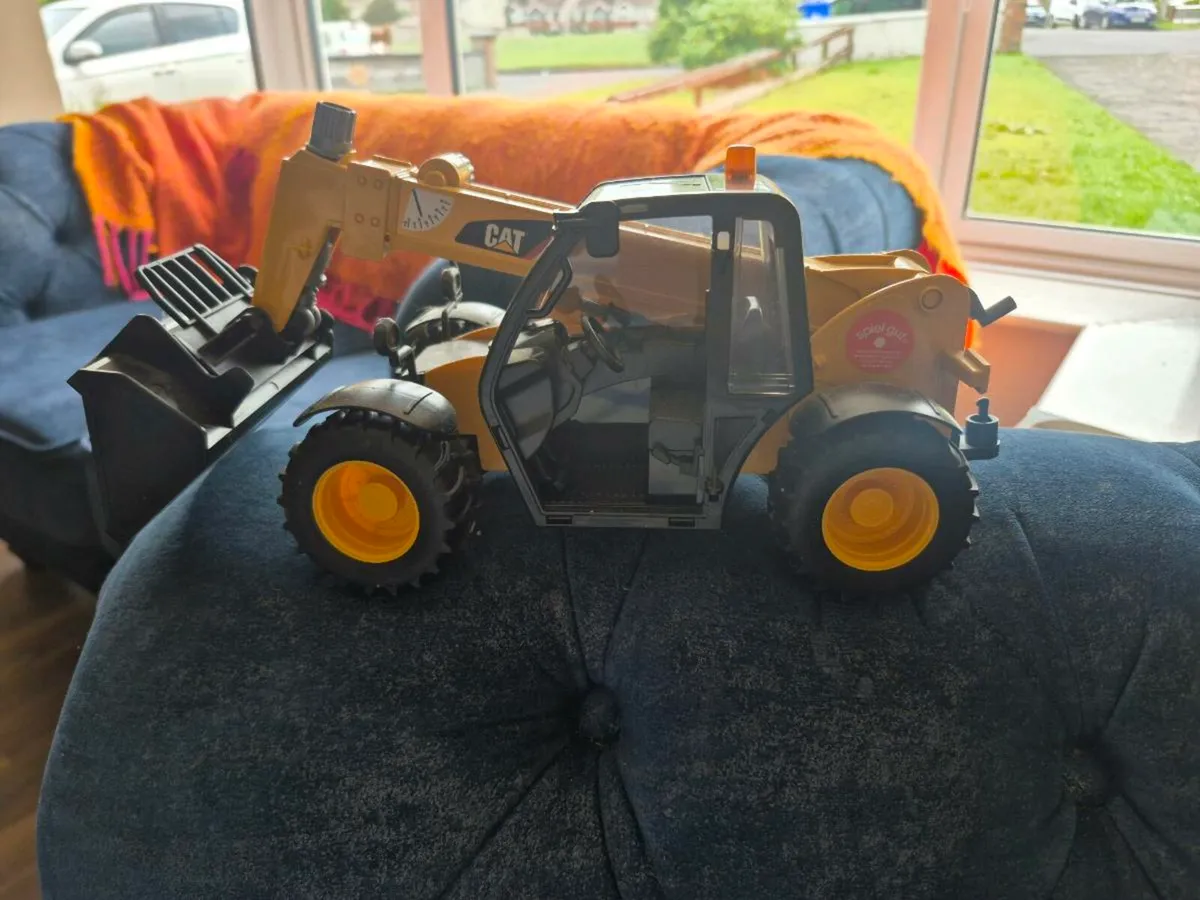 CAT & JCB toys - Image 4