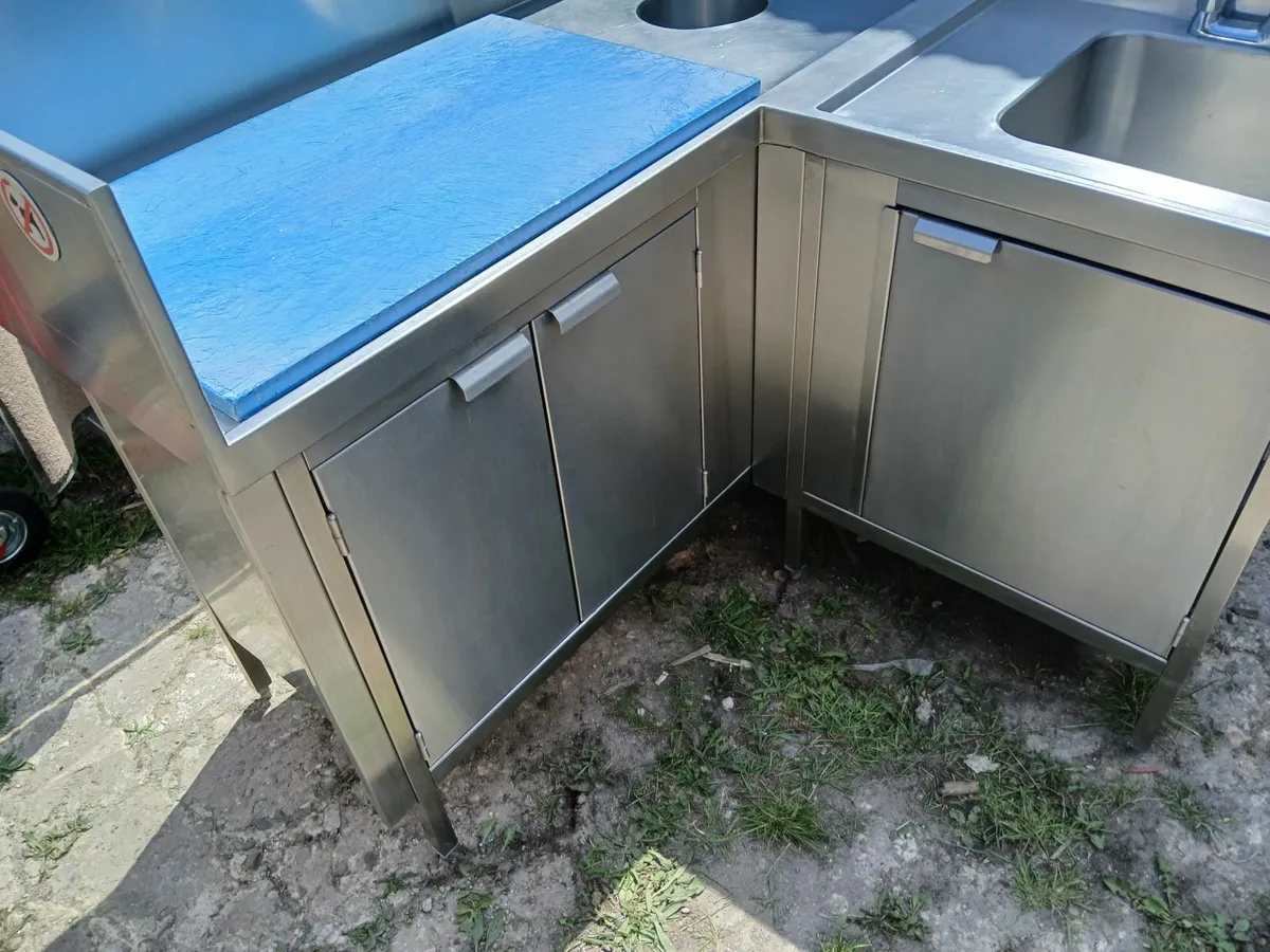 Stainless steel cabbinet /butchers /fish ... - Image 3