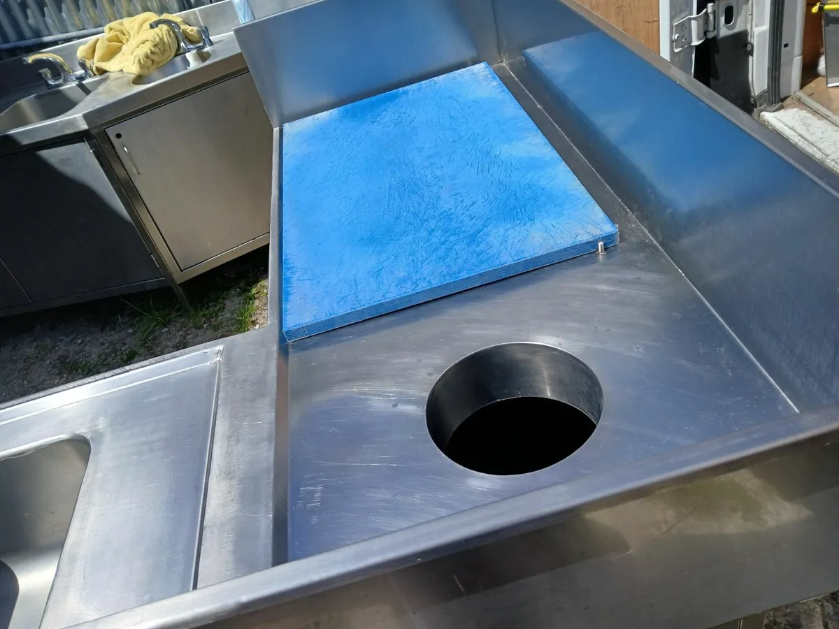 Stainless steel cabbinet /butchers /fish ... - Image 4