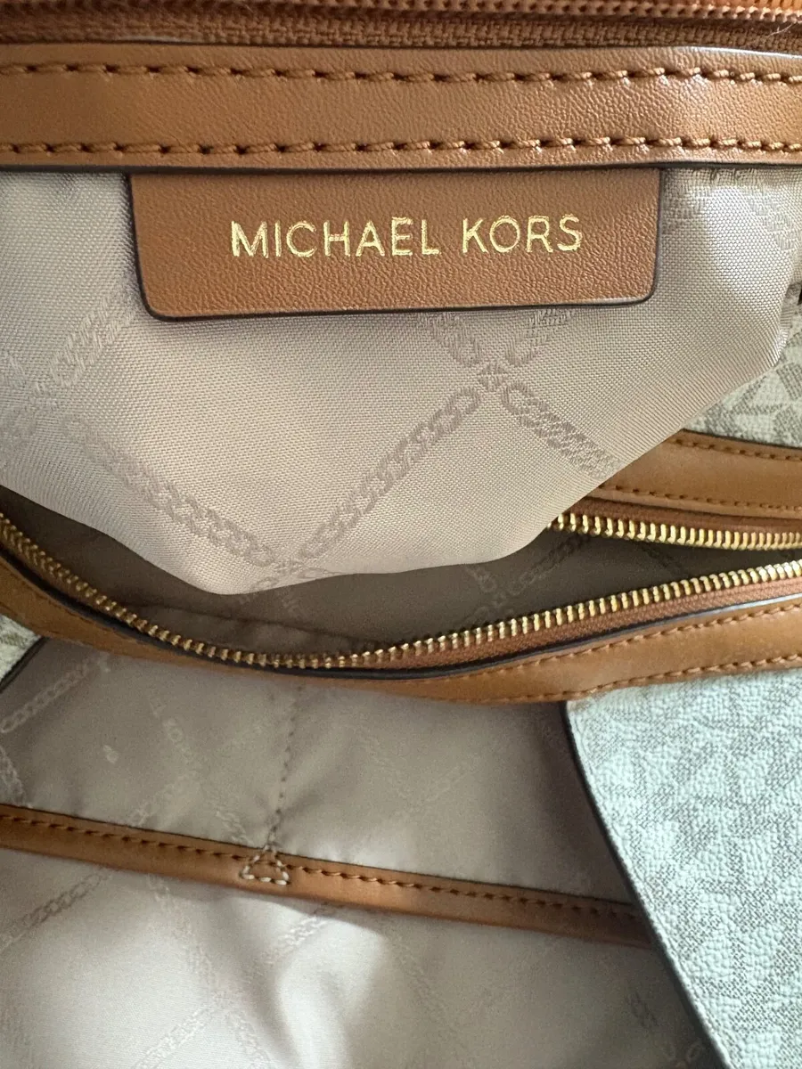 Michael Kors Bag - Image 2