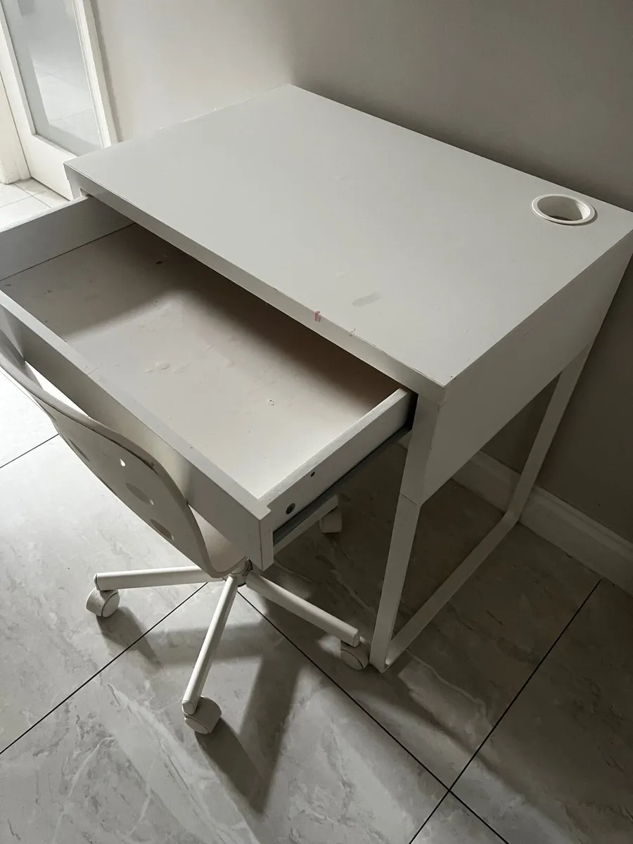 Kids Study desk with Chair. - Image 2