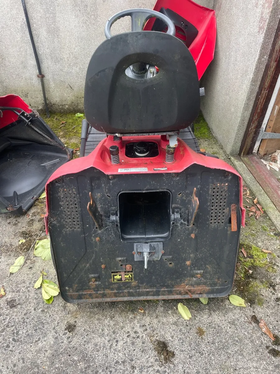 Ride on lawnmower - Image 4