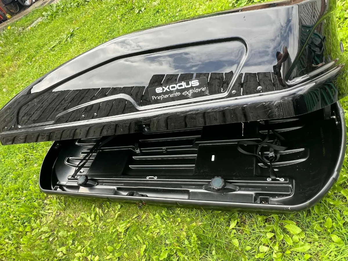 Halfords Advanced 470L Roof Box Roofbox  - Black - Image 1