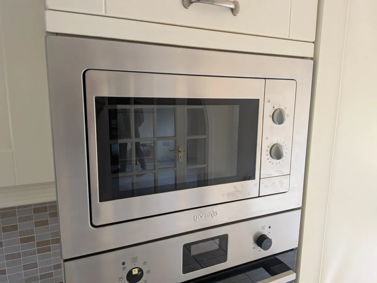 Modern Kitchen Suite with Premium Appliances Ready - Image 4