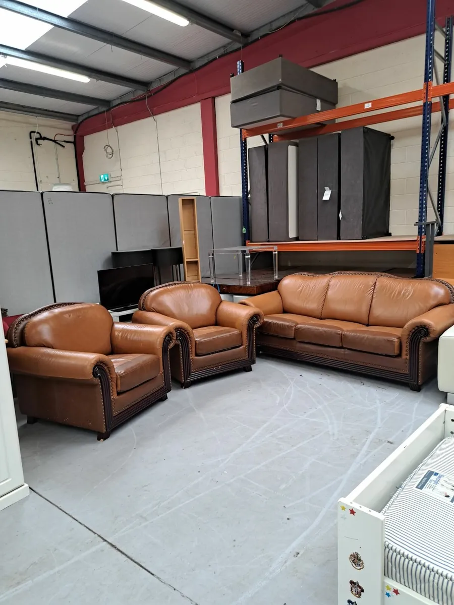 3 seater and two arm chairs - Image 1
