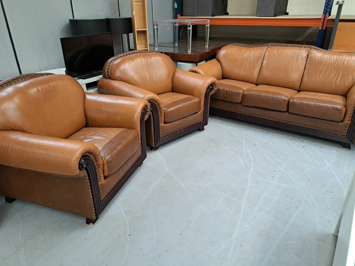 3 seater and two arm chairs - Image 2