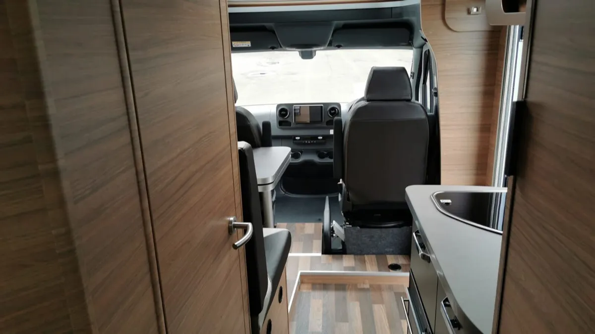 Motorhomes - Image 2