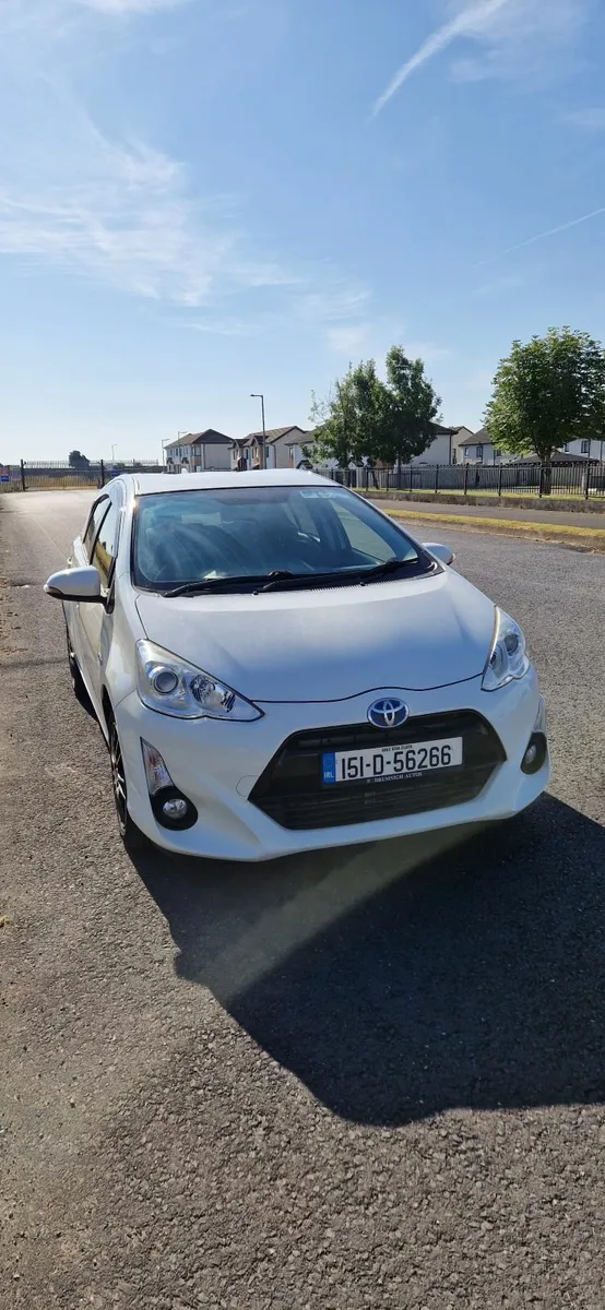 Toyota Aqua 2015 - Image 2