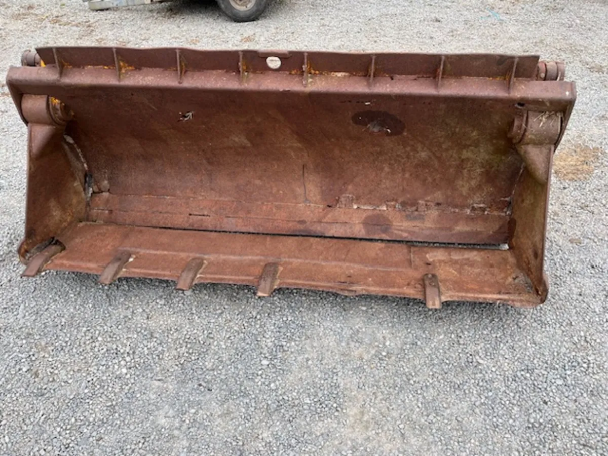 4 in 1 Bucket suit MF 50B, 50H etc - Image 1