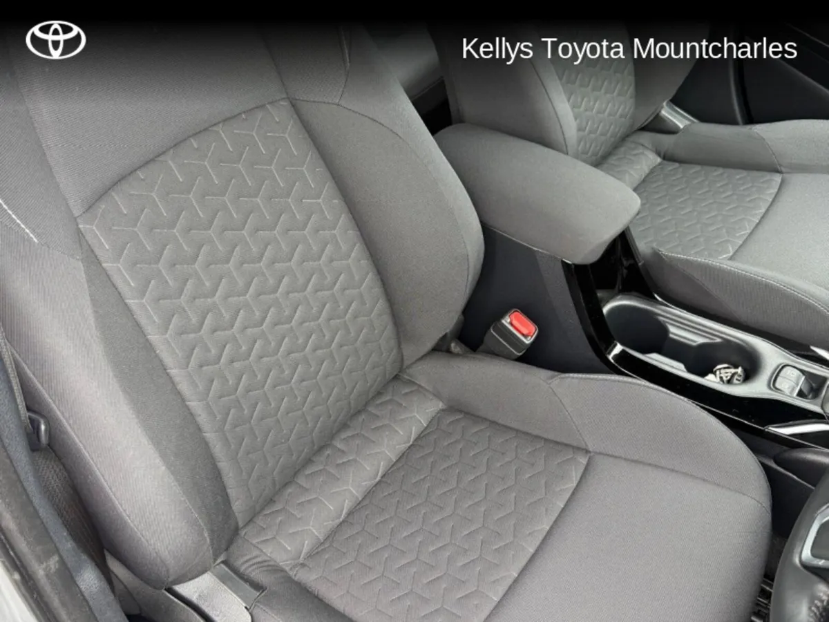 Toyota Corolla COROLLA HYBRID LUNA TS - Image 2