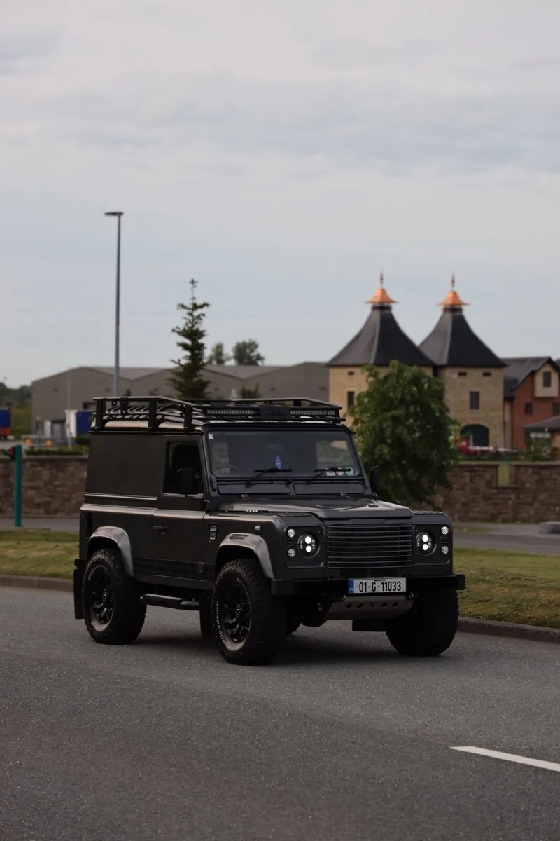 Land Rover Defender 90 - Image 3