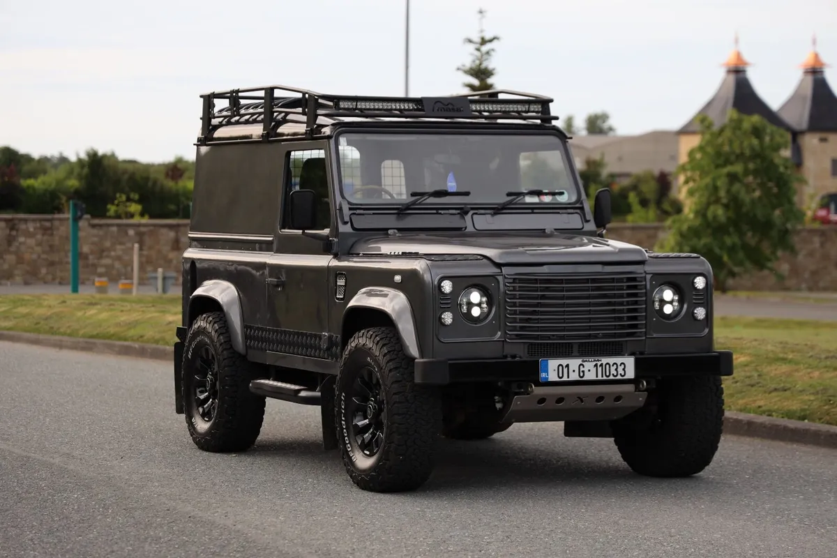 Land Rover Defender 90 - Image 4