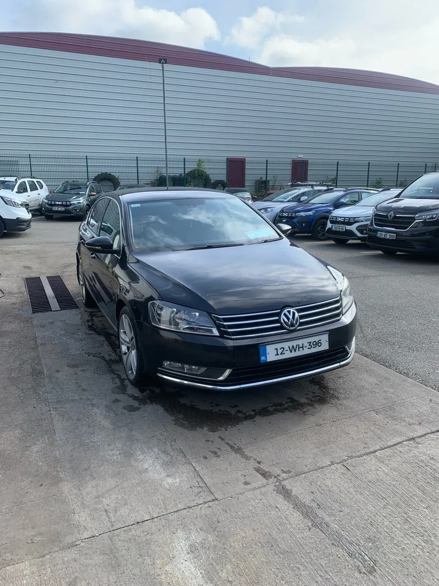 Volkswagen Passat - Image 1