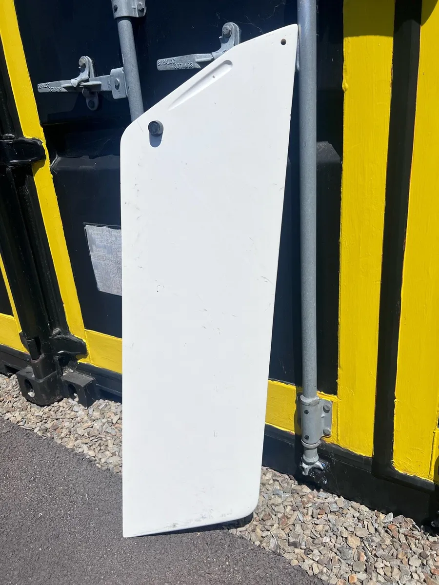 Daggerboard for Laser