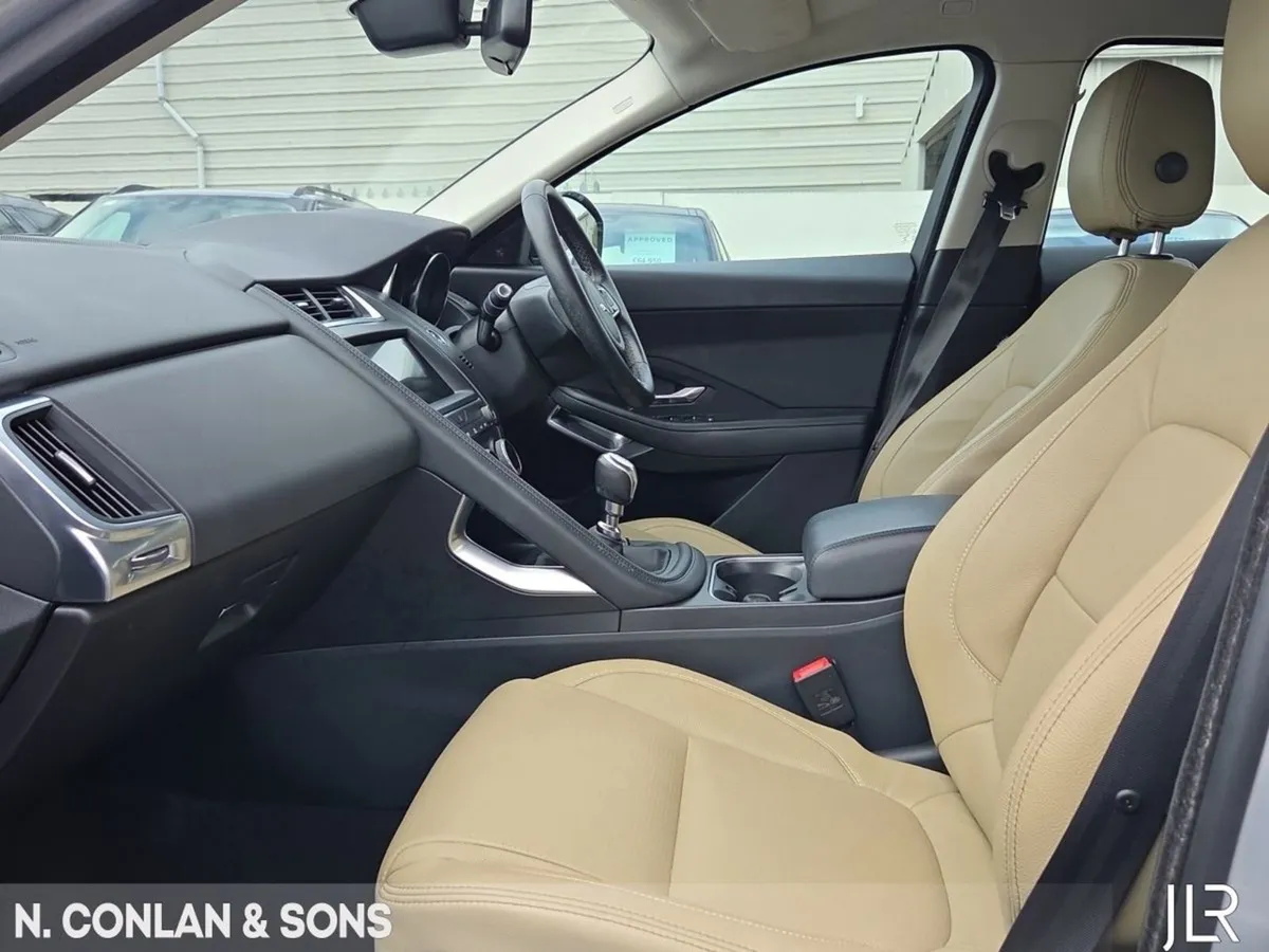 Jaguar E- PACE D150 FWD Manual  low Mileage - Image 3