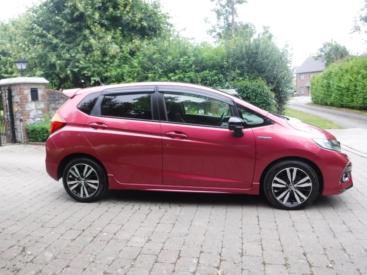 HONDA FIT 1.5 AUTO HYBRID S-SPEC ANDROID+CARPLAY - Image 2