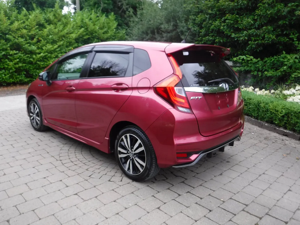 HONDA FIT 1.5 AUTO HYBRID S-SPEC ANDROID+CARPLAY - Image 4