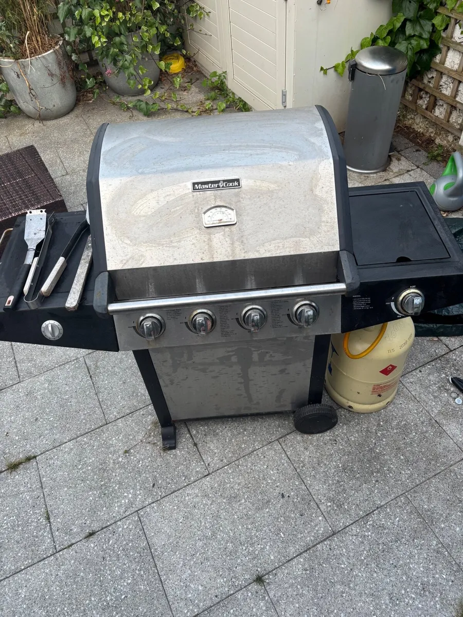 4 Burner Gas Barbecue - Image 1