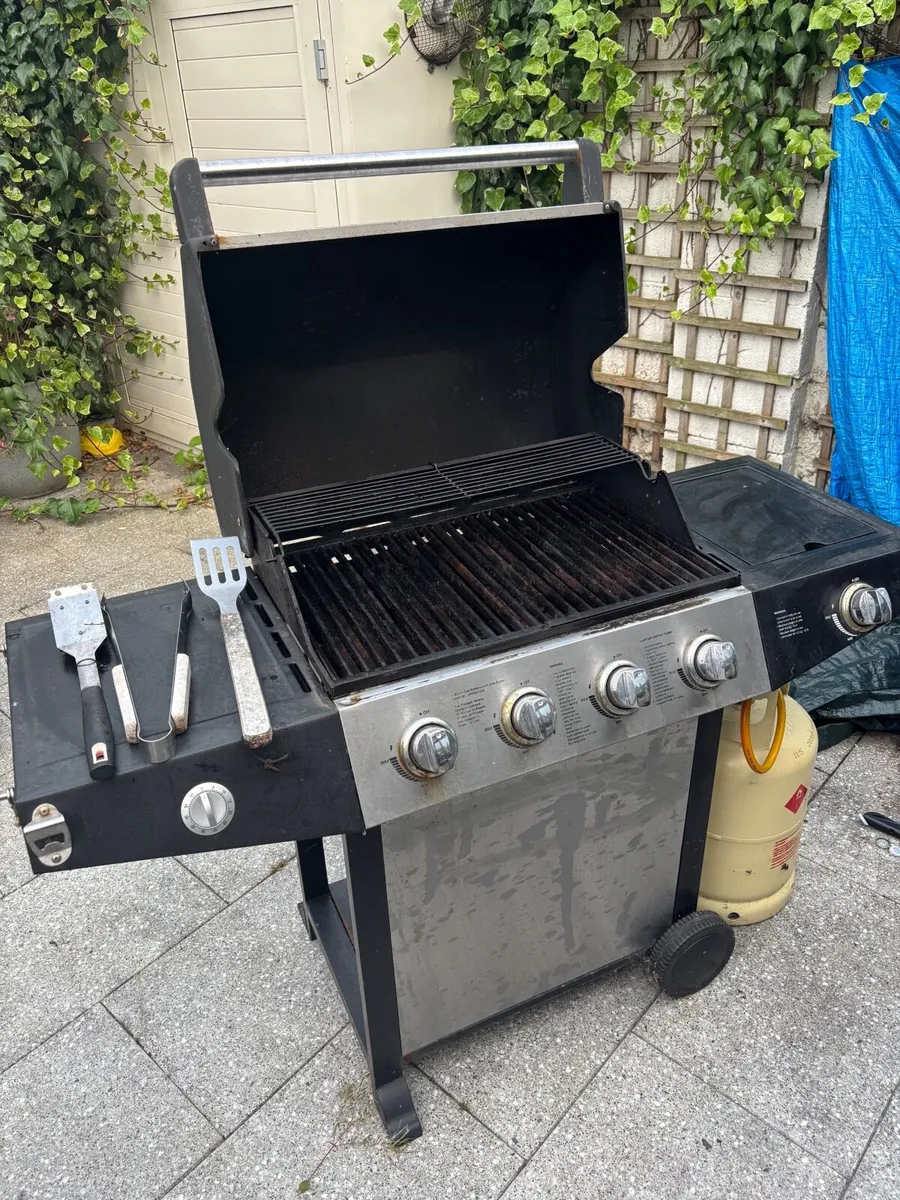 4 Burner Gas Barbecue - Image 2