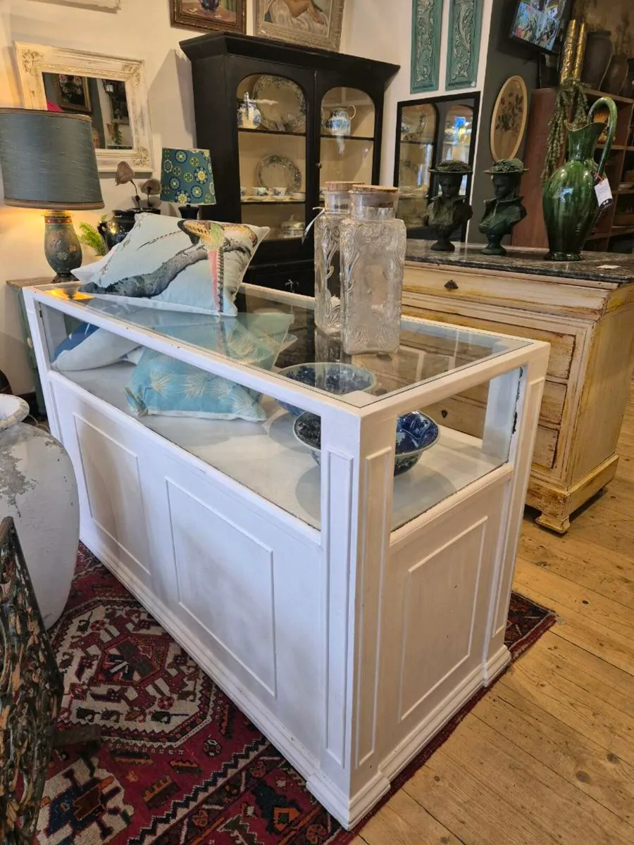 Shop counter - Image 1