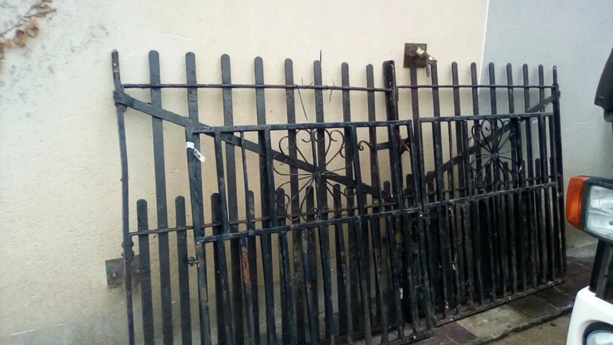Gates - Image 3