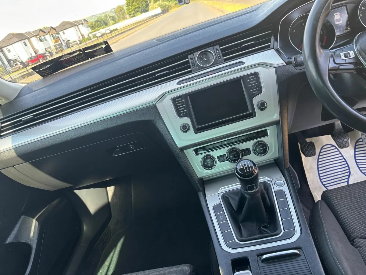 Volkswagen Passat 2016 - Image 3