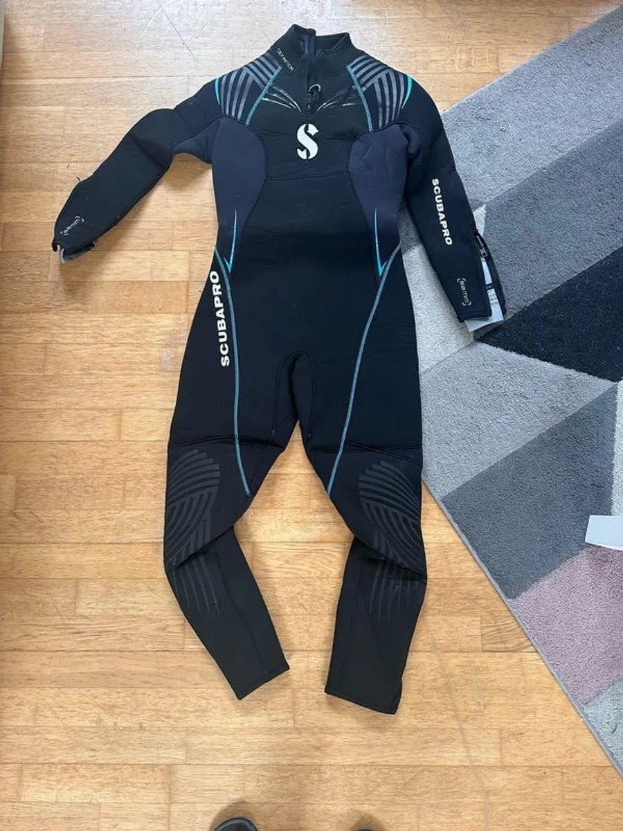 Scubapro lady definition wetsuit New - Image 1