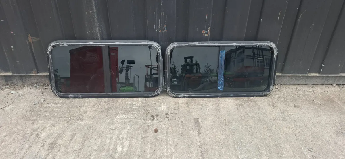 Caravan Window Installation Kit – 98cm x 56cm - Image 3