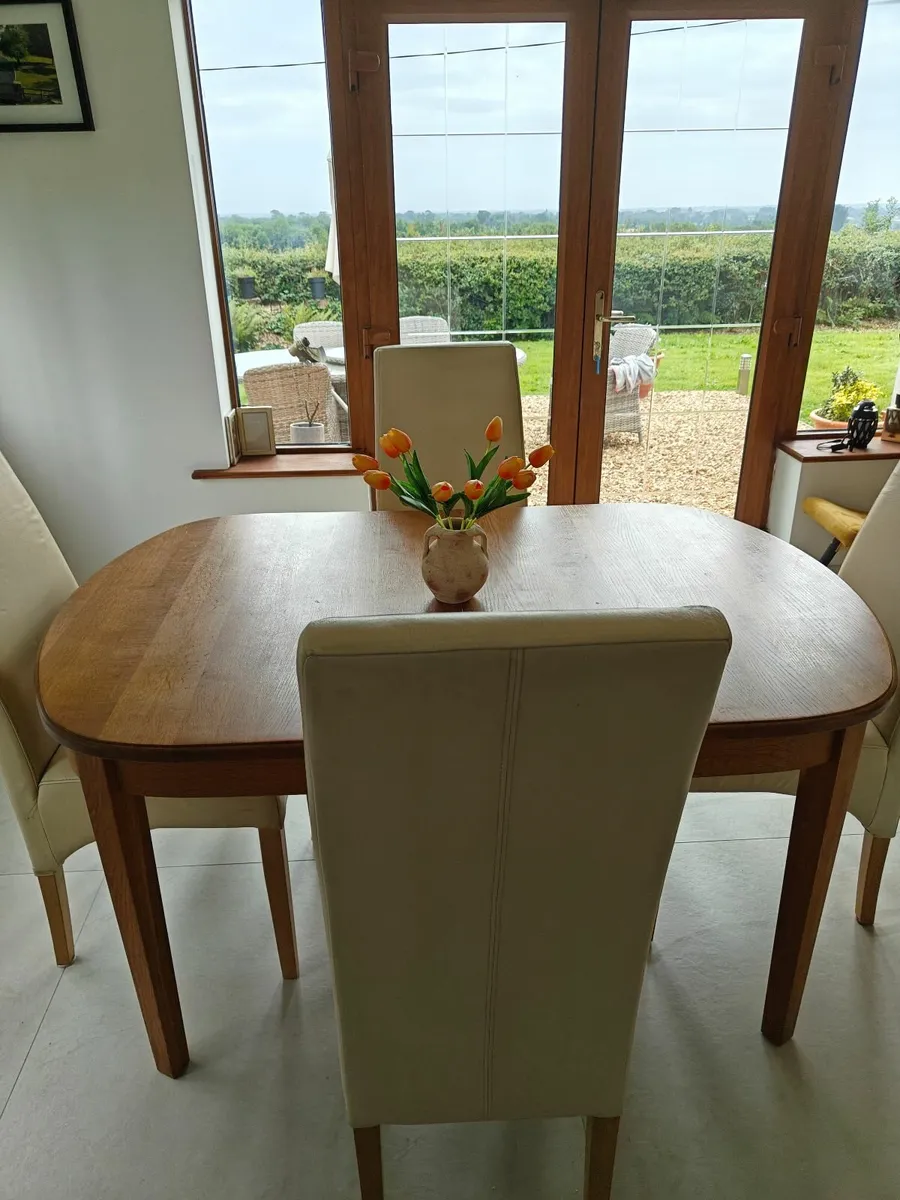 Dining table and chairs - Image 1