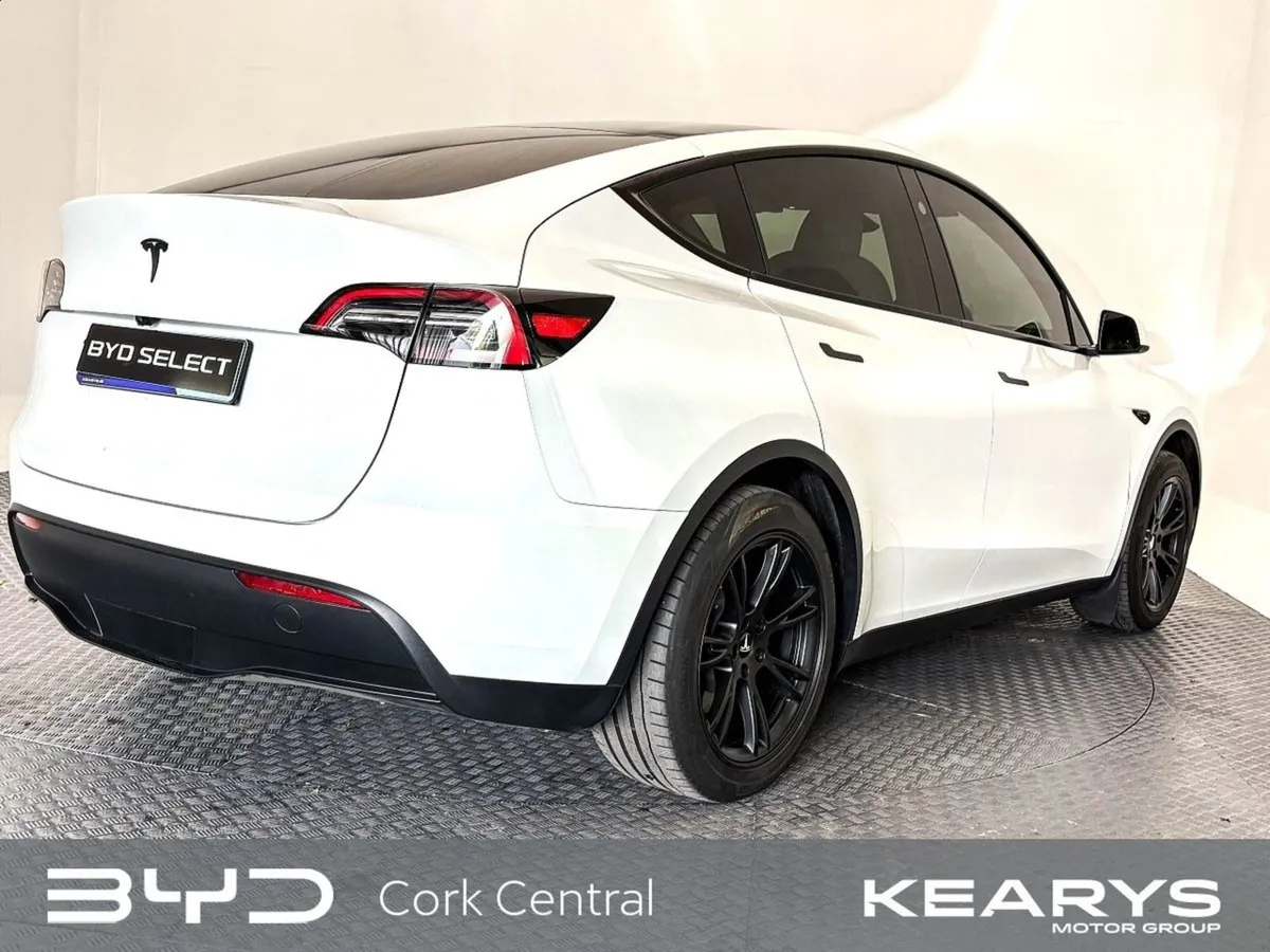 Tesla Model Y RWD - Image 2