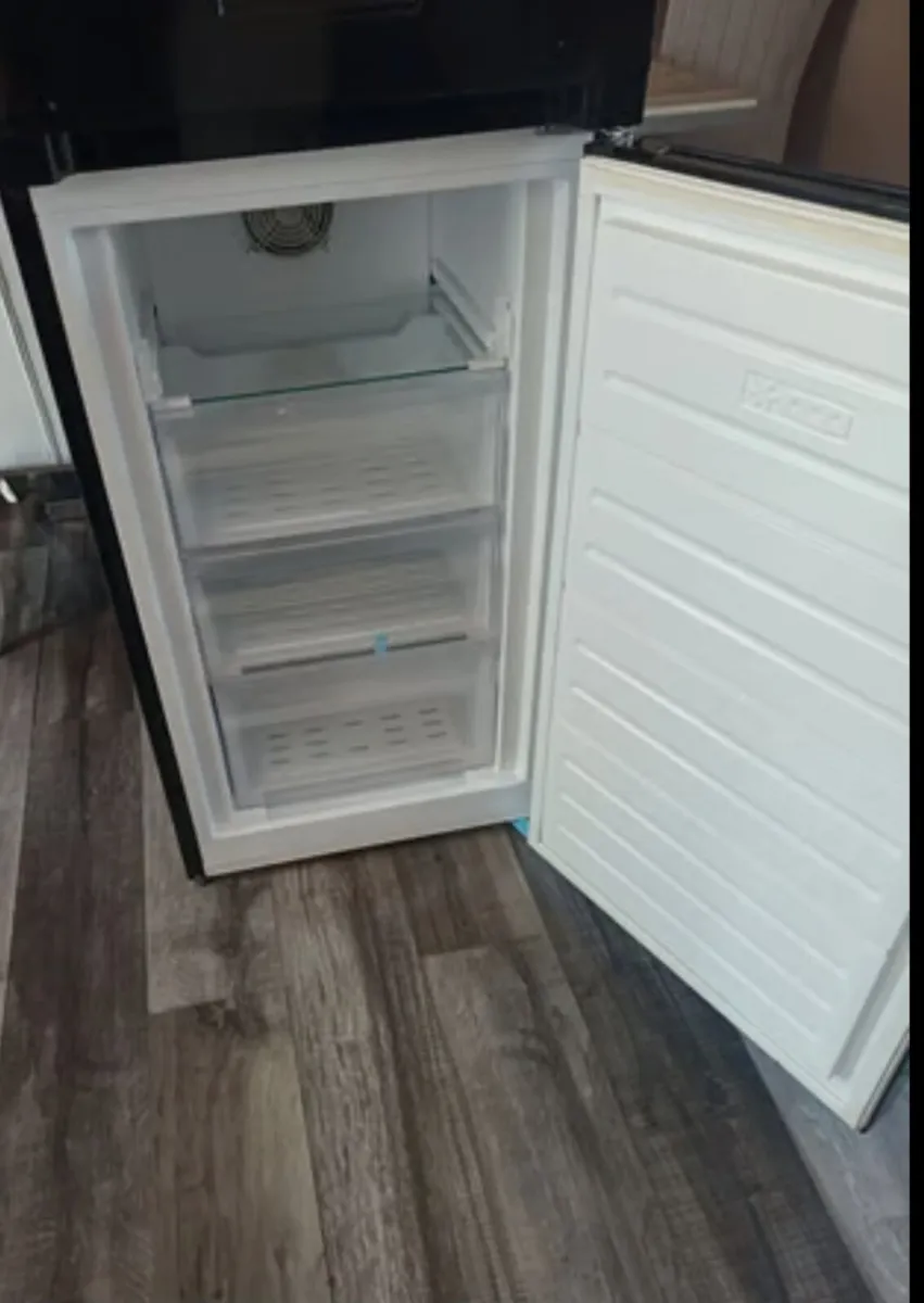 Fridge freezer. - Image 3