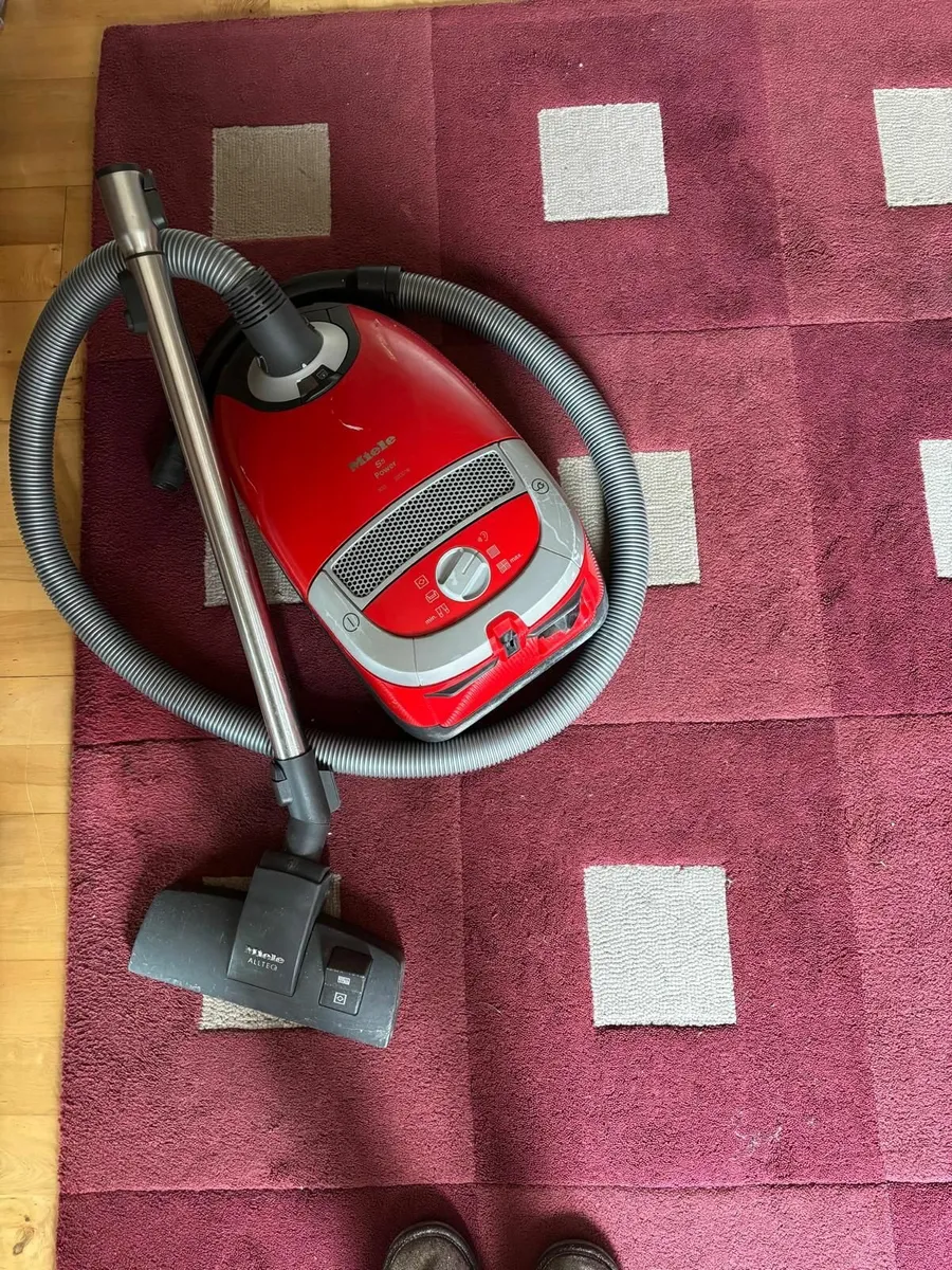5Seater faux leather corner suite & Miele5s Vacuum - Image 2