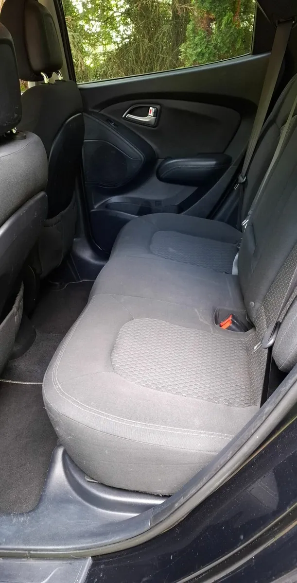 12 Hyundai ix35 , SPOTLESS,   4WD - Image 3