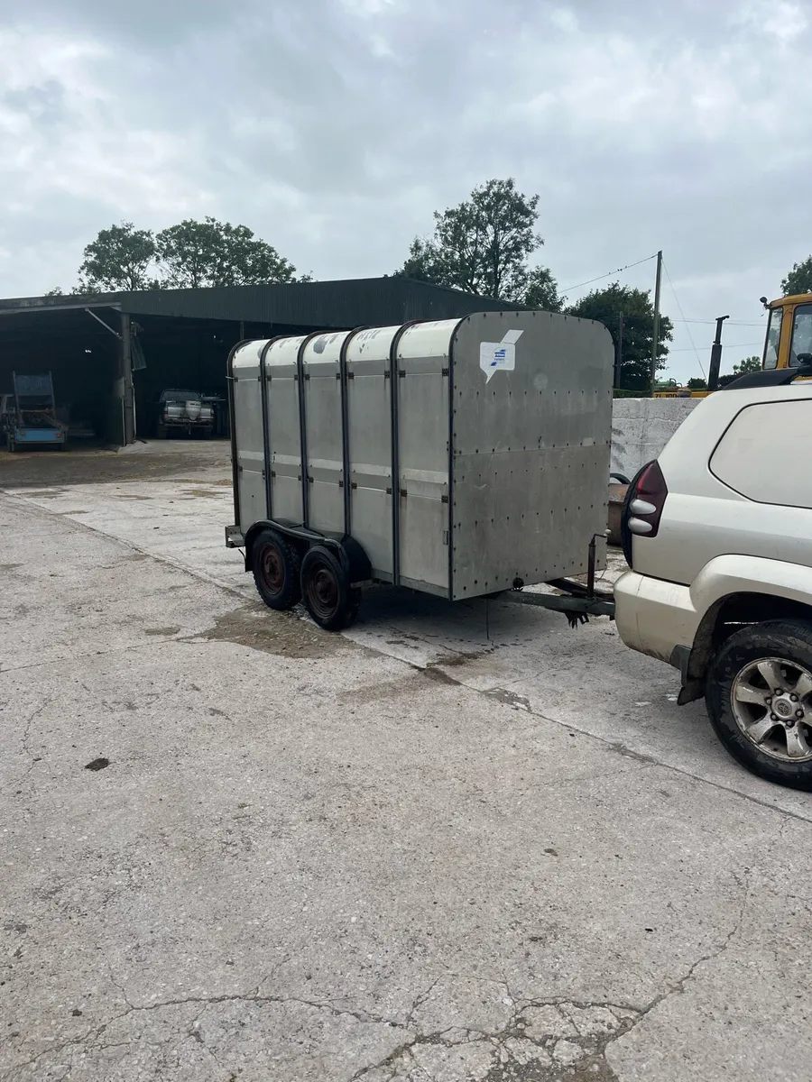 Cattle box - Image 2