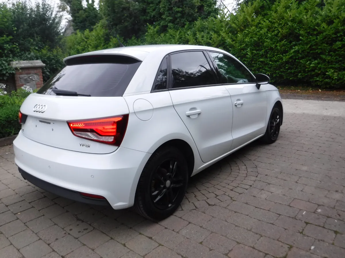 AUDI A1 1.0 5 DOOR AUTO HIGH SPEC KEYLESS ENTRY - Image 3