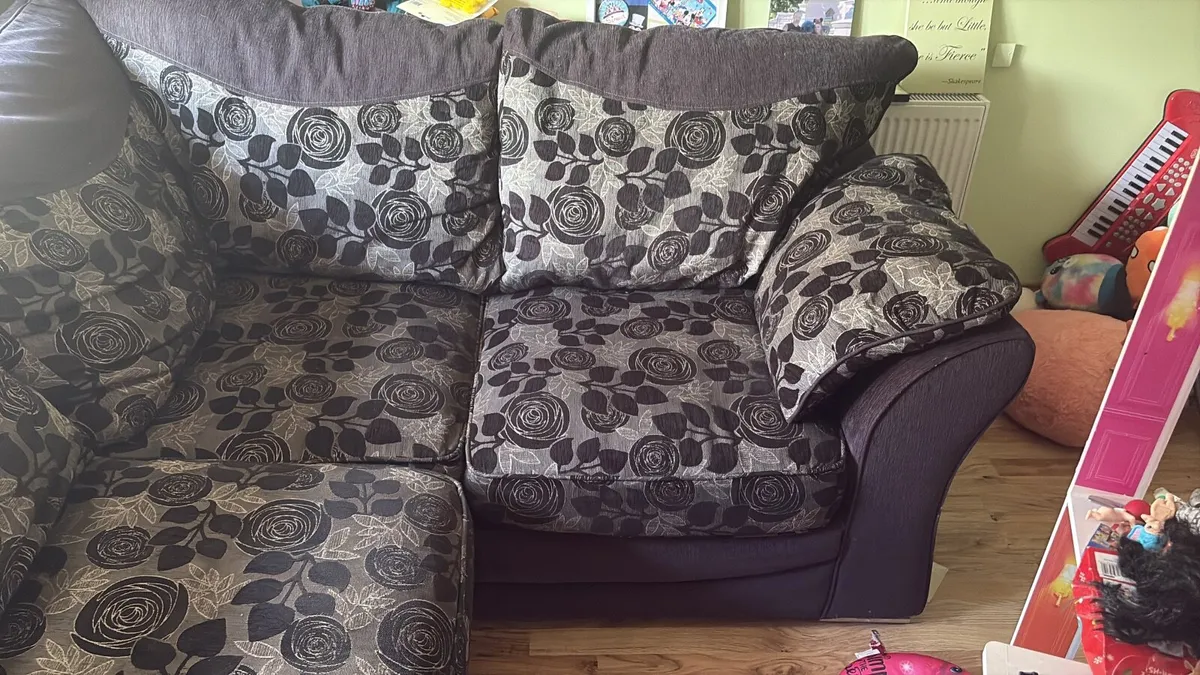 L couch  8ft by 6ft - Image 2