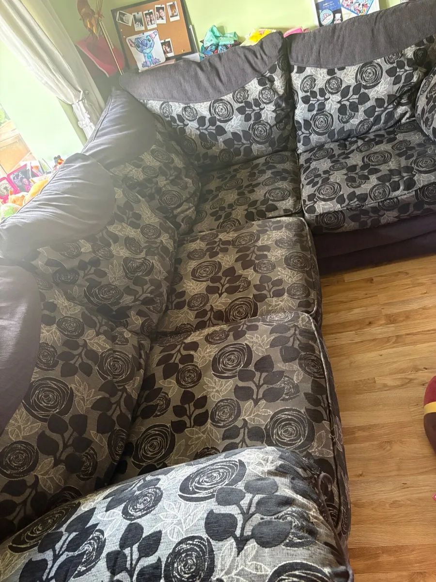 L couch  8ft by 6ft - Image 3