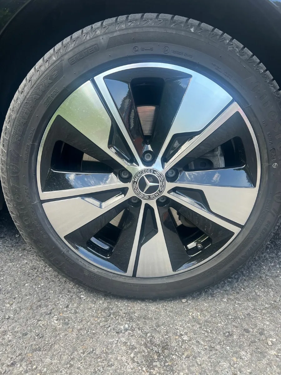 Mercedes-Benz eVito Tourer 2023 - Image 2