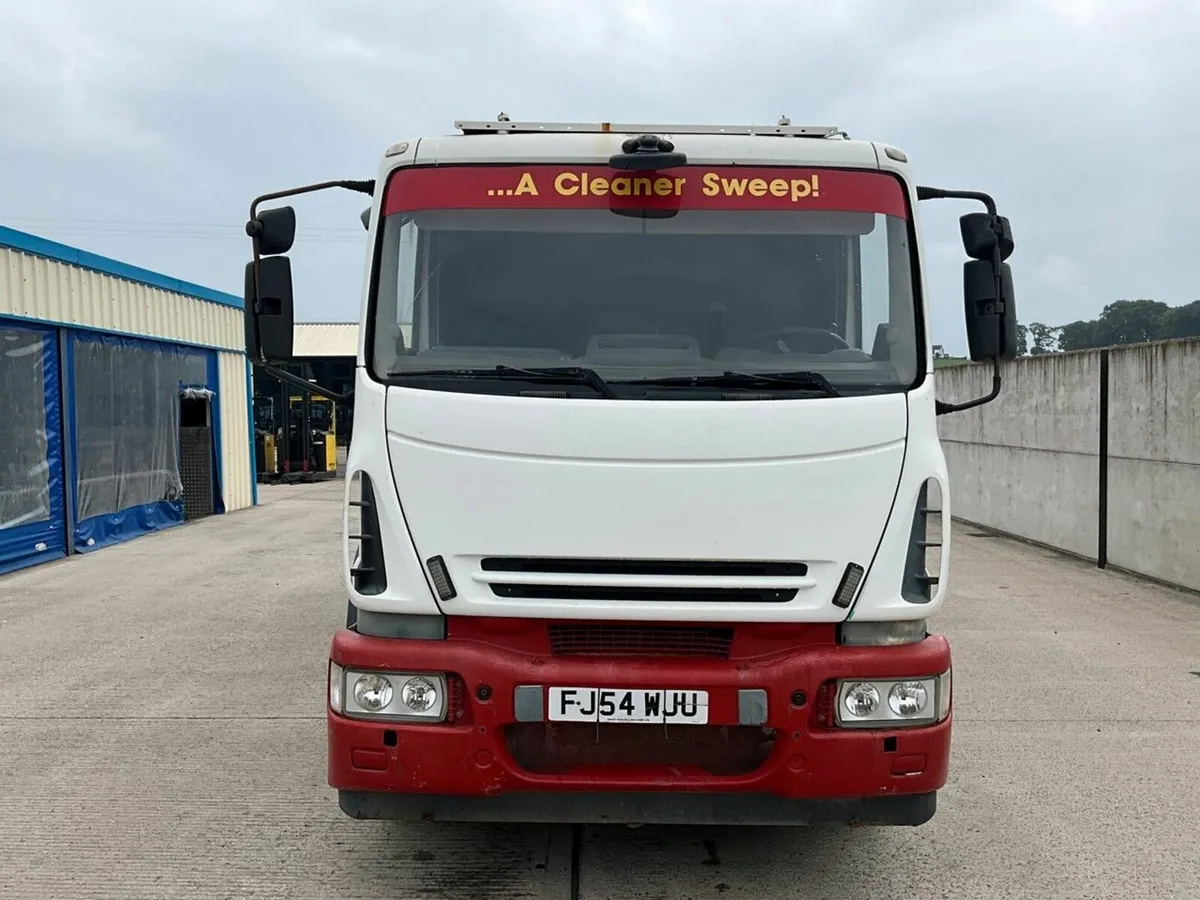 IVECO EUROCARGO ML150E21 15 TON ROAD SWEEPER - Image 3