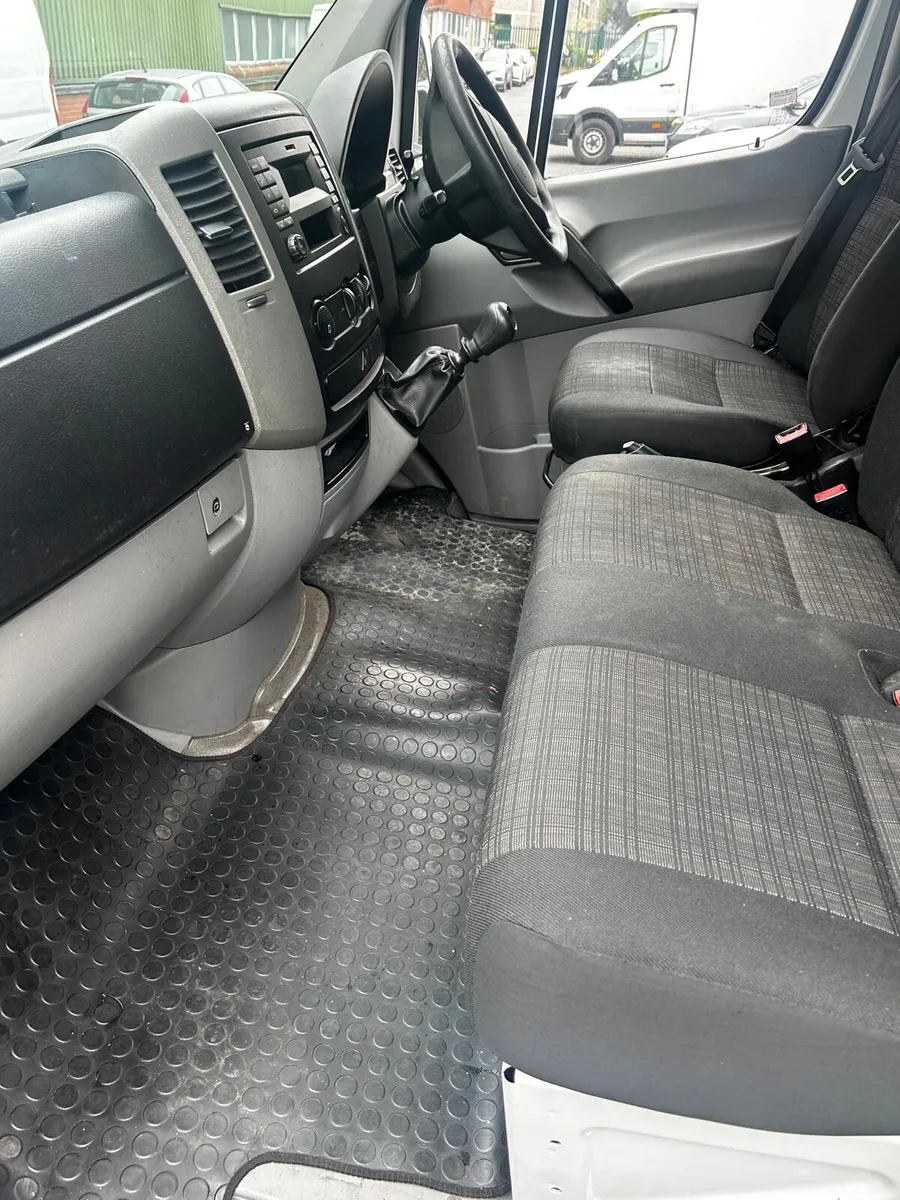 Mercedes Sprinter - Image 3