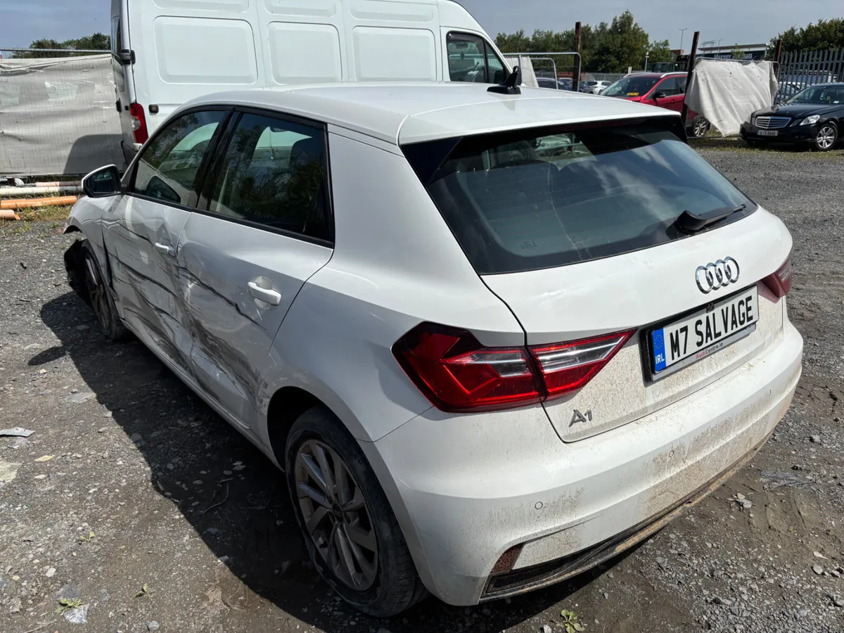22 A1 Petrol 1.0 Auto 40km Drives - Image 4
