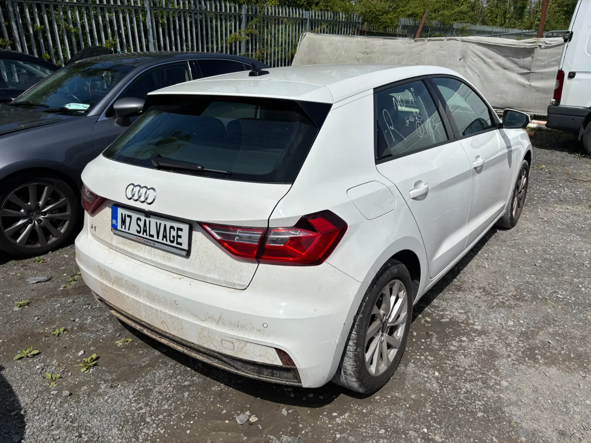 22 A1 Petrol 1.0 Auto 40km Drives - Image 3