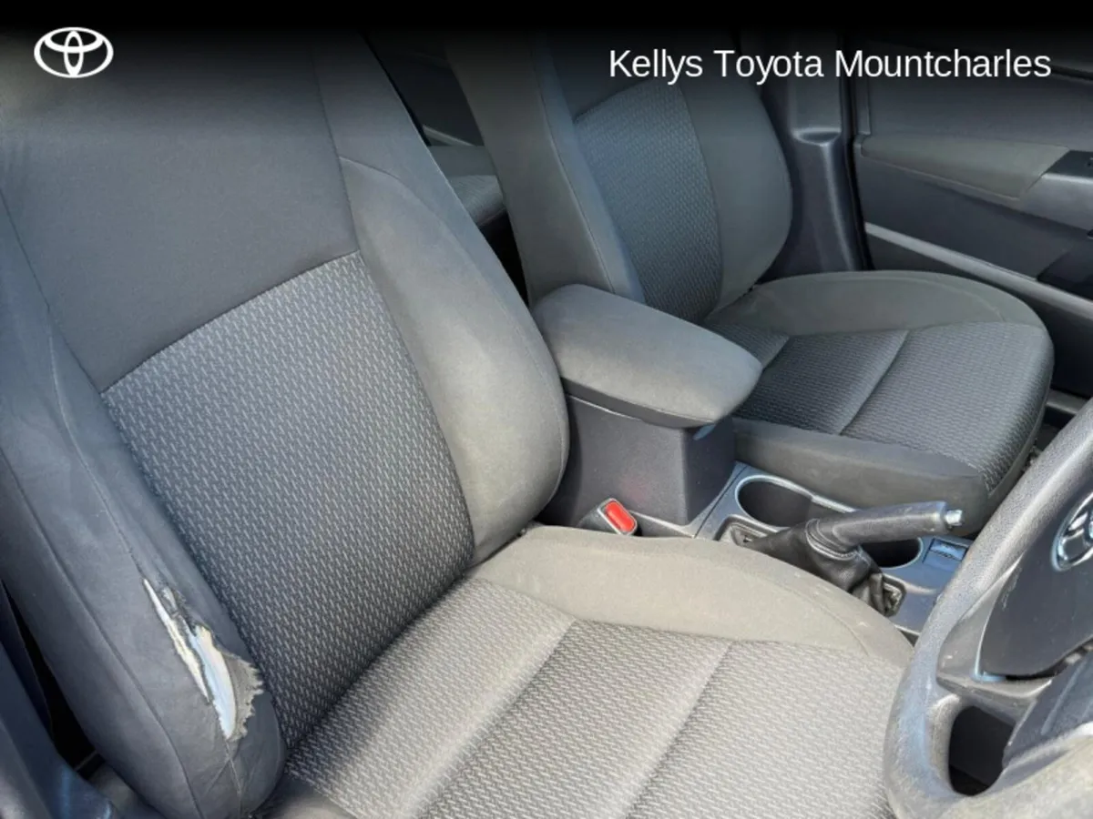 Toyota Corolla COROLLA 1.4D TERRA - Image 2