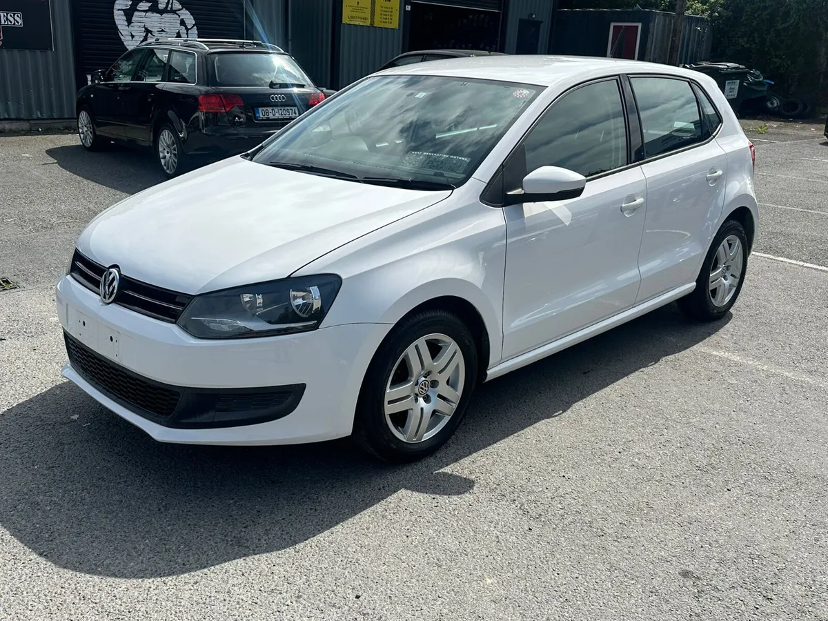 Volkswagen Polo 2012 with CarPlay - Image 2