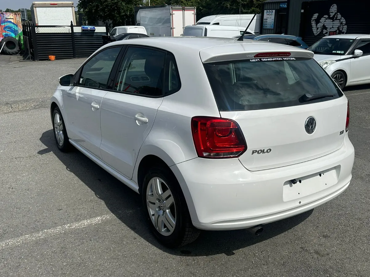 Volkswagen Polo 2012 with CarPlay - Image 3
