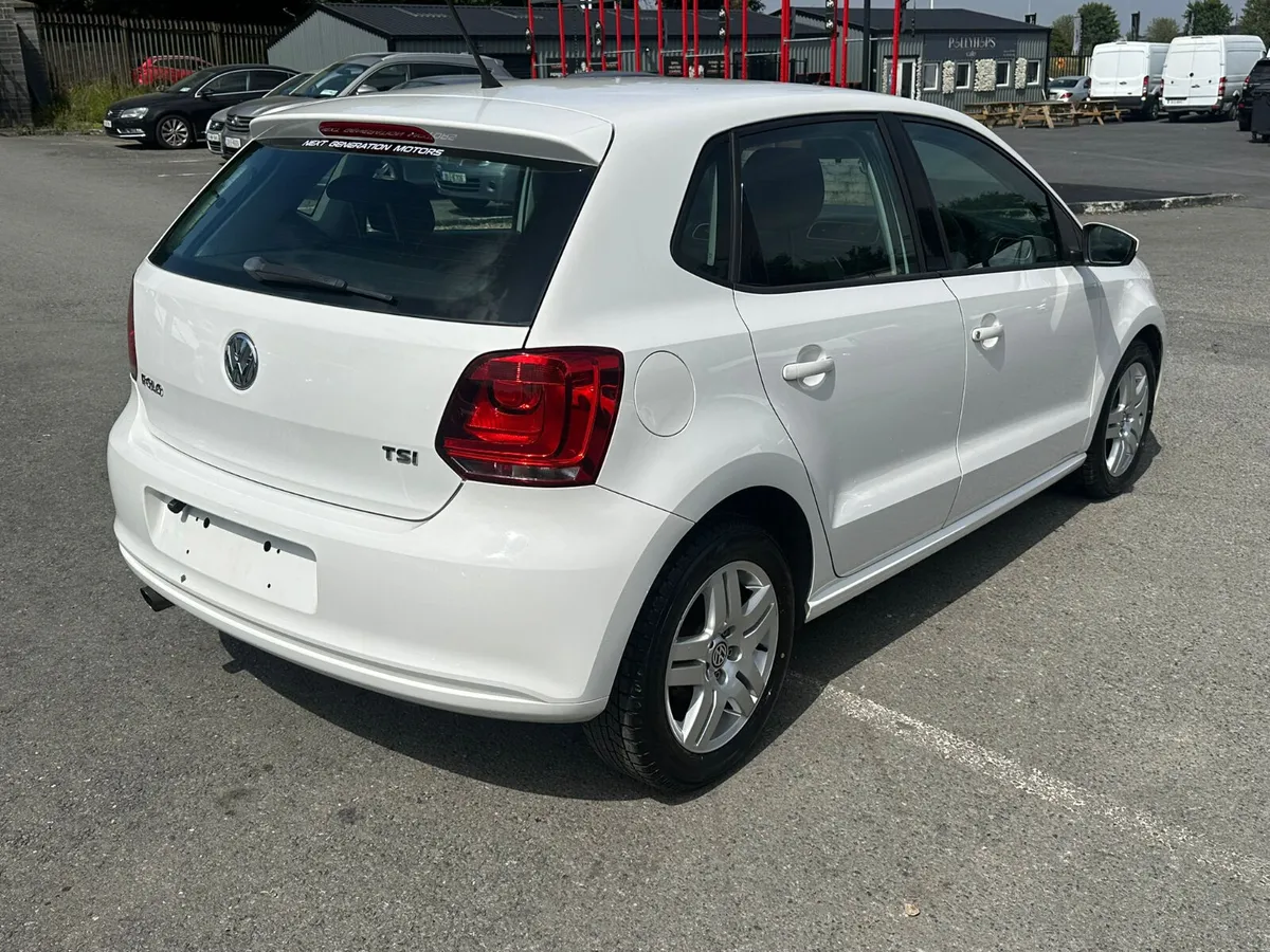 Volkswagen Polo 2012 with CarPlay - Image 4
